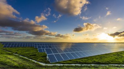 Energia Solar: O que é? Quais profissionais atuam neste ramo de atividade? - Meu Contador Online