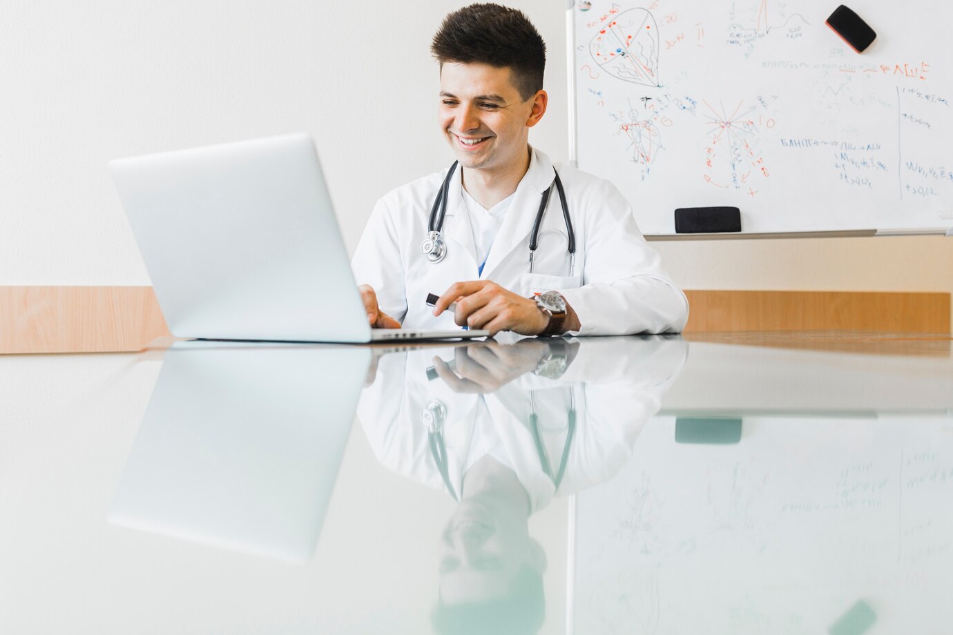 Os benefícios da contabilidade para médicos: como maximizar lucros e minimizar riscos - Meu Contador Online