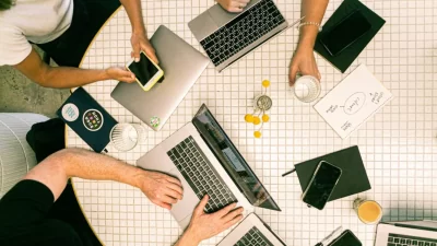 CNAE para Gestores de Tráfego: O uso correto do CNAE de Marketing Direto (7319-0/03) para evitar bitributação. - Meu Contador Online