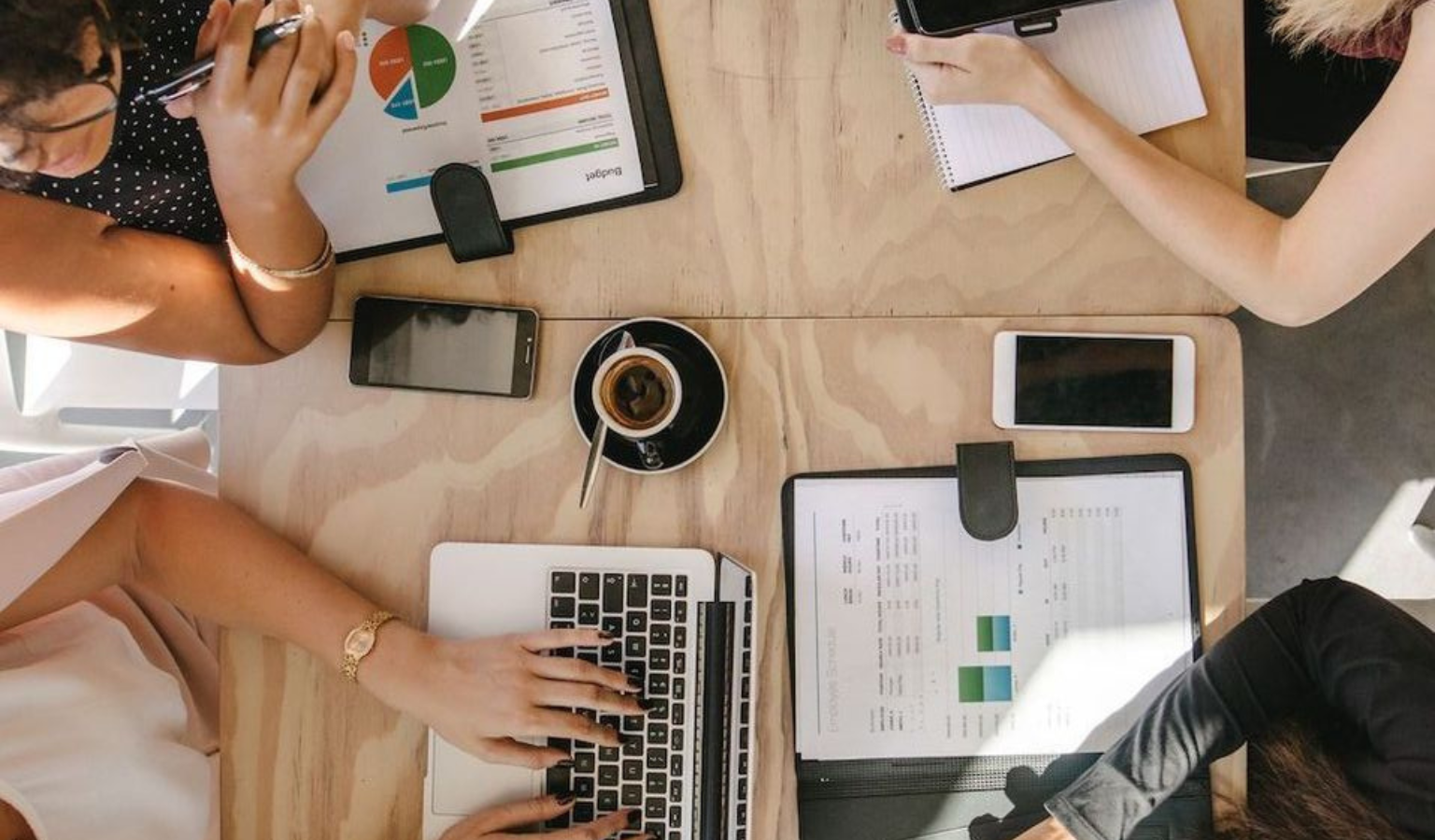 Localização da Empresa em 2026: Sede Física, Virtual ou Coworking? Como Economizar no Aluguel sem Comprometer o Crescimento - Meu Contador Online