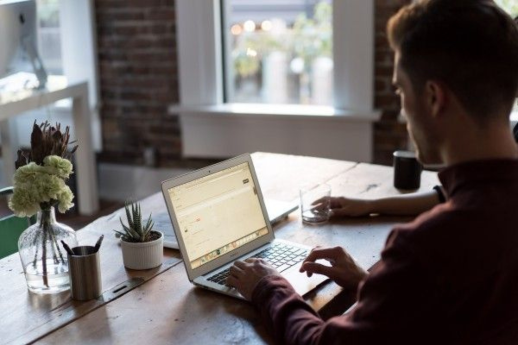 O jeito mais fácil de escolher MEI, Simples ou Presumido em 2026 - Meu Contador Online