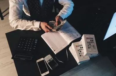 Valuation: Quanto vale sua empresa? Como a contabilidade organizada aumenta o valor de venda do seu negócio - Meu Contador Online